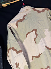 Charger l'image dans la galerie, Gulf War US Army DCU Camouflaged Combat Field Coat/Jacket - Large/Long - The Militaria Shop