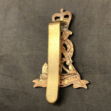 Load image into Gallery viewer, Original British Army Cap/Beret Badge - Labour Corps - The Militaria Shop
