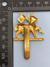 Lade das Bild in den Galerie-Viewer, Genuine British Army Queen's Royal Regiment (West Surrey) Cap Badge - The Militaria Shop