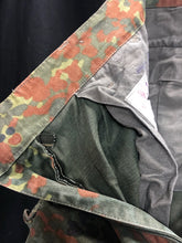 Charger l'image dans la galerie, Genuine German Army Issue G1 Flecktarn Camouflaged Combat Trousers - W:31" L:26" - The Militaria Shop