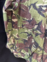 Lade das Bild in den Galerie-Viewer, Genuine British Army DPM Camouflaged Combat Field Jacket - Size 170/112 - The Militaria Shop