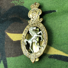 Lade das Bild in den Galerie-Viewer, Original WW1 British Cap Badge - Army Remount Service - The Militaria Shop