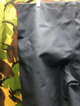Lade das Bild in den Galerie-Viewer, Vintage Royal Mail Stormproof Leggings Trousers - 34-38" Waist - The Militaria Shop