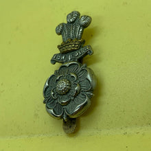 Load image into Gallery viewer, Original WW1 British Army Cap Badge - Yorkshire Hussars - The Militaria Shop