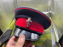 Lade das Bild in den Galerie-Viewer, Original British Army - REME Cap & Badge - Size 56cm - The Militaria Shop