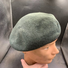Lade das Bild in den Galerie-Viewer, Genuine British Army Forces Rifles Wool Beret - Size 57 - The Militaria Shop