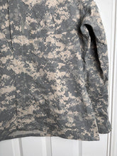 Charger l'image dans la galerie, Surplus US Army ACU Combat Uniform Jacket-Medium Regular - The Militaria Shop