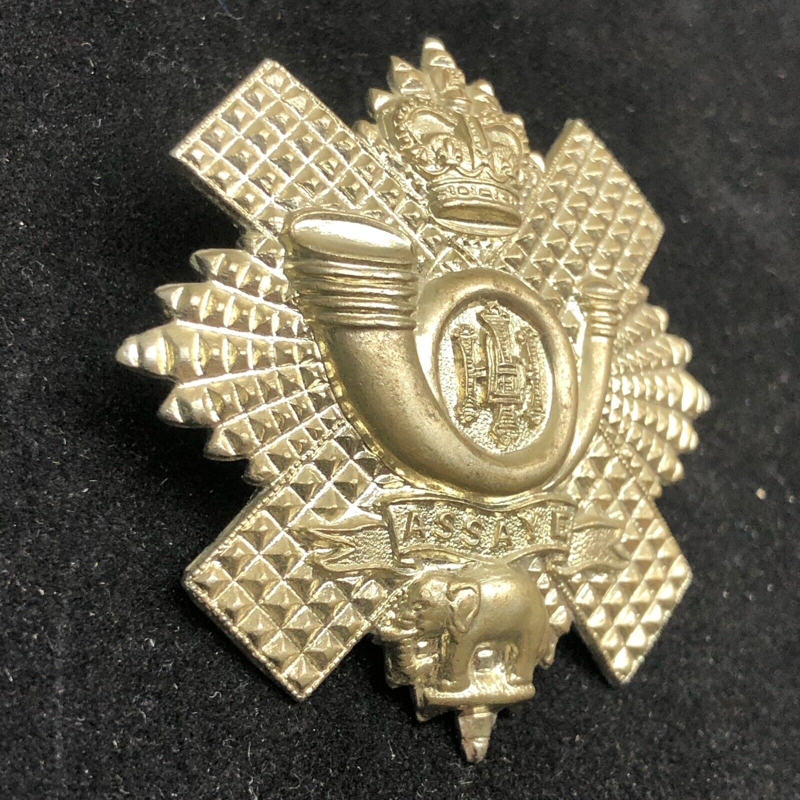 Original British Army Cap Badge - Highland Light Infantry - The Militaria Shop
