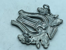 Charger l'image dans la galerie, Original British Army WW1 / WW2 Volunteer Musician's Cap Badge - The Militaria Shop