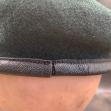 Charger l'image dans la galerie, Genuine British Army Forces Rifles Wool Beret - Size 59 - The Militaria Shop