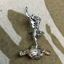 Load image into Gallery viewer, Genuine British Army Cap Badge - Royal Corps of Signals - The Militaria Shop