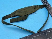 Load image into Gallery viewer, Original WW2 US Army Liner Neck Strap - The Militaria Shop