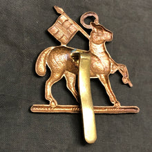 Charger l'image dans la galerie, Original British Army Cap/Beret Badge - Queen's Royal Regiment (West Surrey) - The Militaria Shop