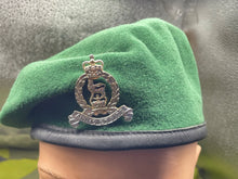 Lade das Bild in den Galerie-Viewer, Original British Army Adjutant Generals Corps Beret with Badge - The Militaria Shop