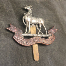 Load image into Gallery viewer, Original WW2 British Army Cap Badge - Royal Warwickshire - The Militaria Shop