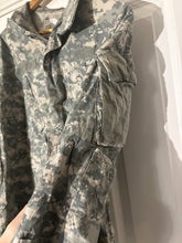 Load image into Gallery viewer, Surplus US Army ACU Combat Uniform Jacket -Size Medium-Regular - The Militaria Shop
