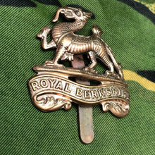 Load image into Gallery viewer, Genuine British Army Brass Cap Badge - Royal Berkshire Regiment - The Militaria Shop