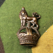 Load image into Gallery viewer, Original WW1 British Army Collar Badge - Royal First Devon - The Militaria Shop