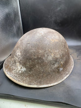 Lade das Bild in den Galerie-Viewer, Original WW2 British/Canadian Army Mk3 Turtle Combat Helmet - The Militaria Shop