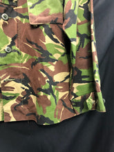 Charger l'image dans la galerie, Genuine British Army DPM Camouflage Jacket - Size 170/96 - The Militaria Shop