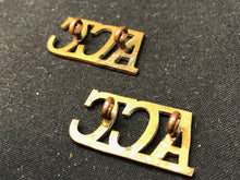 Load image into Gallery viewer, Original WW2 British Army Brass Shoulder Title Pair - ACC Army Catering Corps - The Militaria Shop