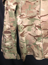 Charger l'image dans la galerie, British Army MTP Camouflaged Combat Jacket Temperate Weather - Size 180/96 - The Militaria Shop