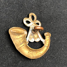 Load image into Gallery viewer, Original WW1 British Army Oxfordshire & Buckinghamshire Light Inf Collar Badge - The Militaria Shop