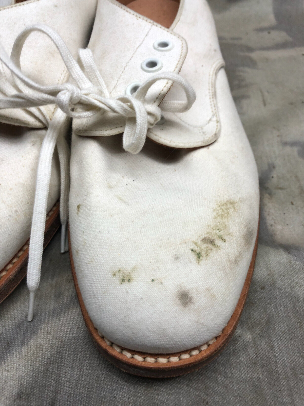 Genuine British Army Women's White Summer Shoes - WW2 Pattern - Size UK 5 L - The Militaria Shop