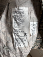 Charger l'image dans la galerie, Surplus US Air Force UCP Uniform Jacket 44R - The Militaria Shop