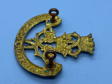 Charger l'image dans la galerie, Original Canadian Army 4th Princess Louise's Dragoon Guards Cap Badge - The Militaria Shop