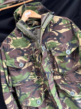 Load image into Gallery viewer, British Army DPM Camouflaged jacket Smock Windproof -Size 160/104 - The Militaria Shop