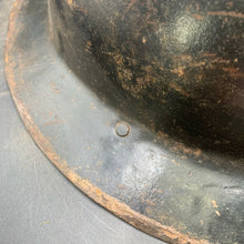 Lade das Bild in den Galerie-Viewer, Original British Army WW2 Combat Steel Helmet - The Militaria Shop