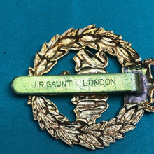 Lade das Bild in den Galerie-Viewer, Genuine British Army Cap Badge - Queen's Bays (2nd Dragoon Guards) - The Militaria Shop