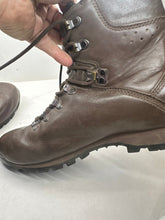 Load image into Gallery viewer, British Army Surplus Brown Leather Combat Boots - ITURRI - Size UK 10 M - The Militaria Shop