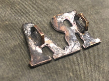Load image into Gallery viewer, Genuine British Army Brass Shoulder Title - Royal Artillery - The Militaria Shop