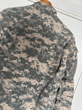 Charger l'image dans la galerie, Surplus US Army ACU Combat Uniform Jacket-Medium-Regular - The Militaria Shop