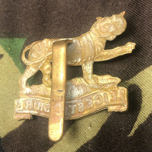 Load image into Gallery viewer, Original WW2 British Army Cap Badge - Leicestershire Regiment - The Militaria Shop