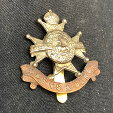 Load image into Gallery viewer, Original WW2 British Army Cap Badge - Sherwood Foresters - The Militaria Shop