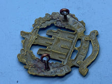 Load image into Gallery viewer, The Essex Regiment 3rd Volunteer Battalion Boer War Era Cap Badge - The Militaria Shop