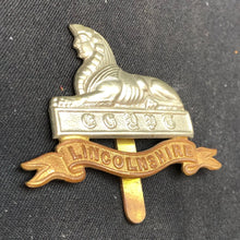 Load image into Gallery viewer, Original WW2 British Army Cap Badge - Royal Lincolnshire Regiment - The Militaria Shop