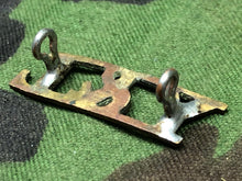 Load image into Gallery viewer, Original WW2 British Army Brass Shoulder Title - Y&L York and Lancaster Regiment - The Militaria Shop