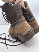 Lade das Bild in den Galerie-Viewer, British Army Surplus Brown Leather Combat Boots - YDS - Size UK 7 M - The Militaria Shop