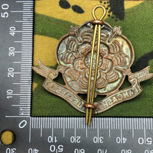 Lade das Bild in den Galerie-Viewer, Original WW1 British Cap Badge - Lancashire Hussars - The Militaria Shop