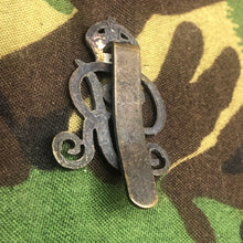Charger l'image dans la galerie, Original WW1 British Army Norfolk Yeomanry George V Cap Badge - The Militaria Shop