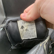 Charger l'image dans la galerie, British Army Surplus Black Leather ITURRI Combat Patrol Boots - Size UK 6 L - The Militaria Shop