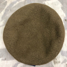 Lade das Bild in den Galerie-Viewer, Genuine British Army Beret - Guards Division - Size 55 - The Militaria Shop