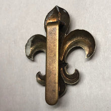 Load image into Gallery viewer, Original WW1 British Army Manchester Regiment Cap Badge - The Militaria Shop