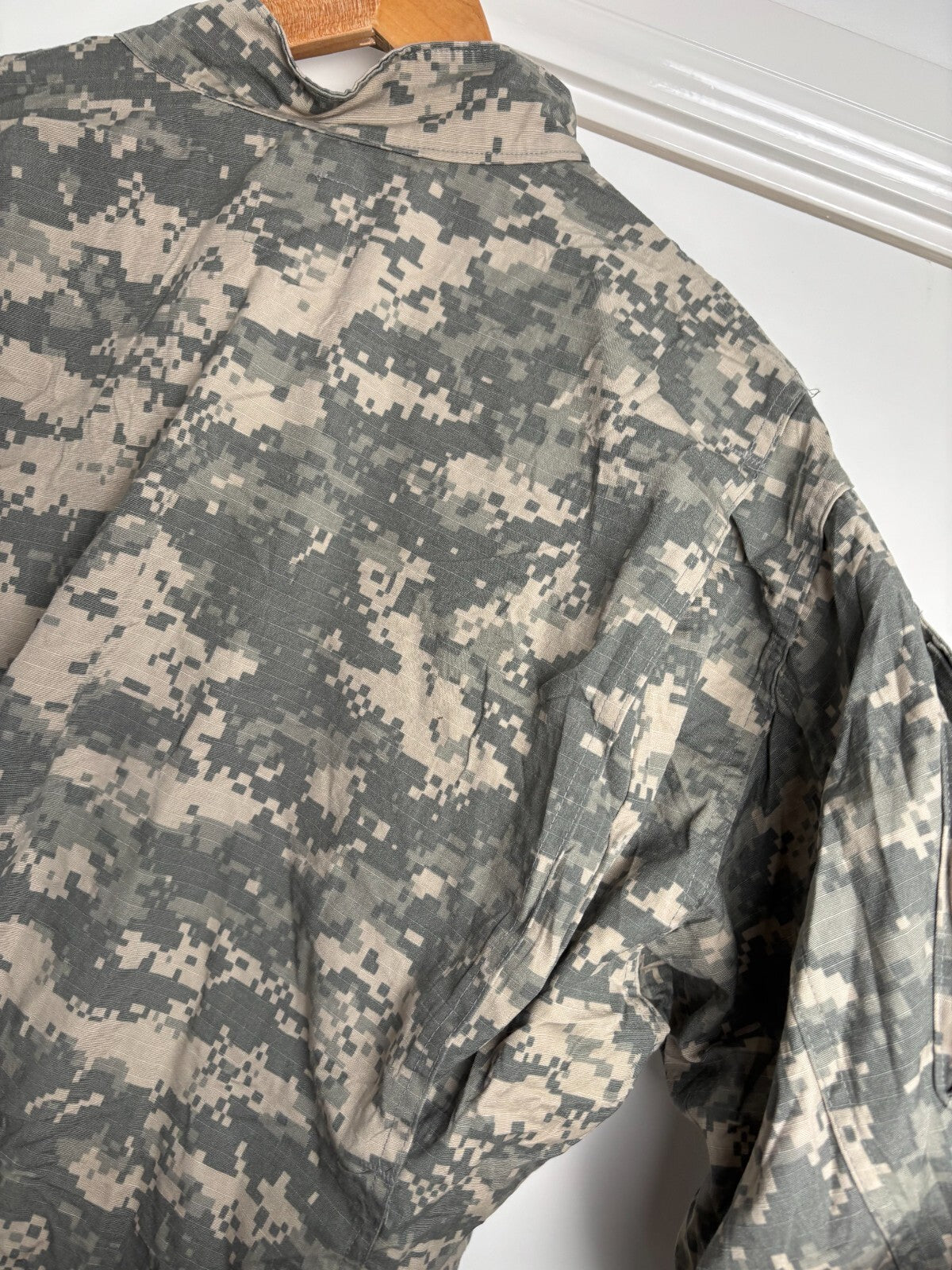 Surplus US Army ACU Combat Uniform Jacket-Large Short - The Militaria Shop