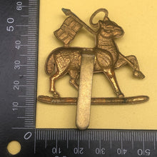 Charger l'image dans la galerie, Original WW1/WW2 British Army Queen's Royal Regiment (West Surrey) Cap Badge - The Militaria Shop