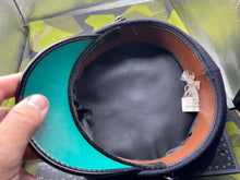 Charger l'image dans la galerie, Original British Army - Royal Signals Cap & Badge - Size 58cm - The Militaria Shop